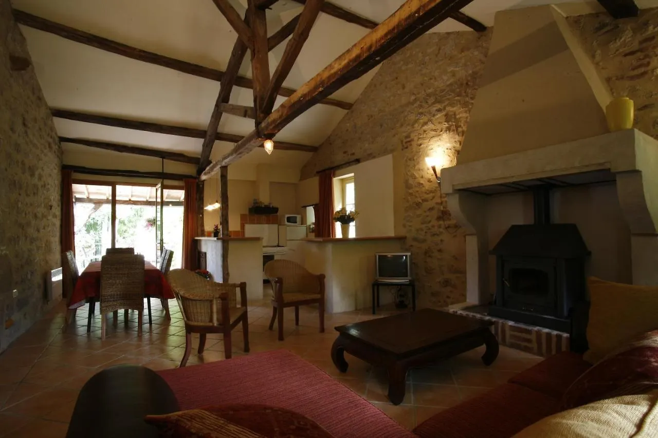 Domaine Le Peyrou Bed & Breakfast Luzech 3*,  France