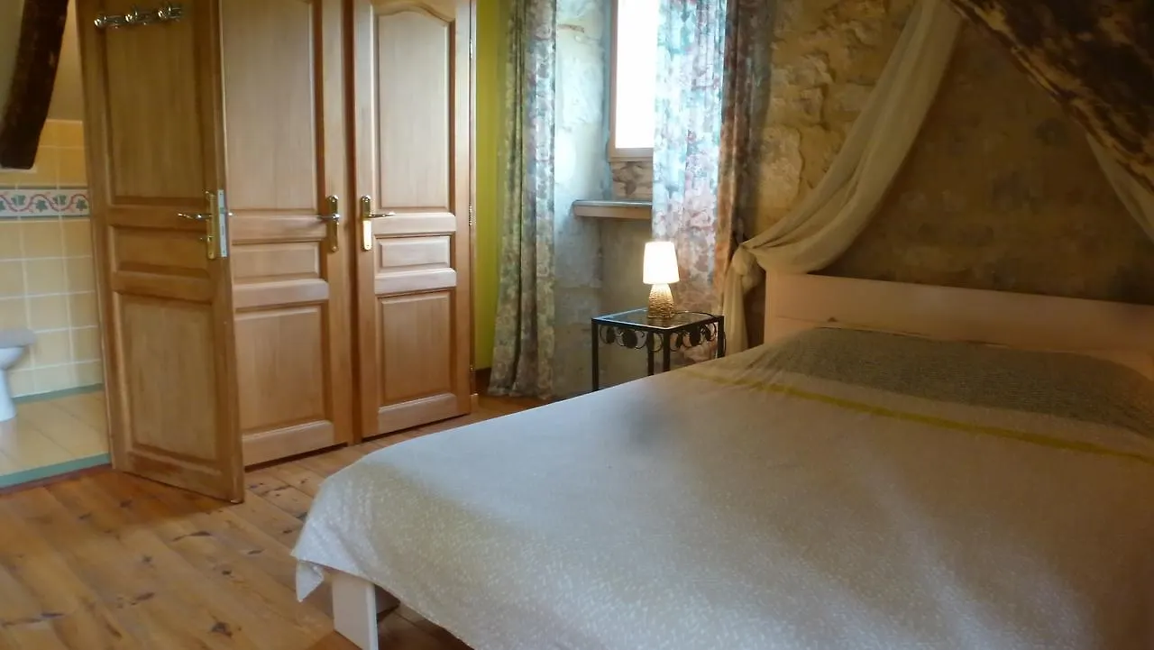 Domaine Le Peyrou Bed & Breakfast Luzech 3*,  France